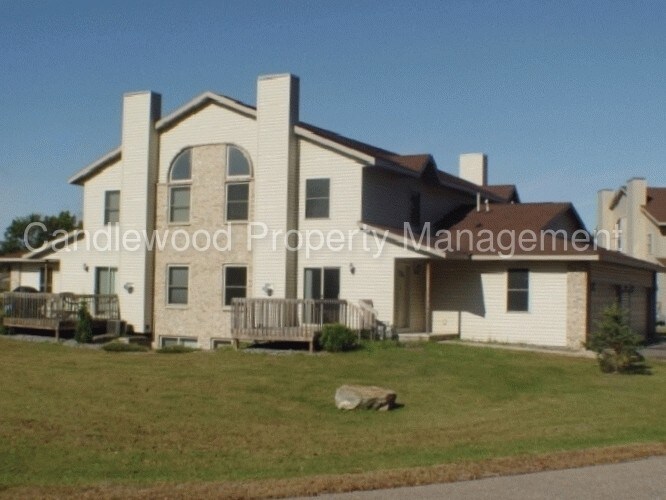 Primary Photo - 1400 River View Ave