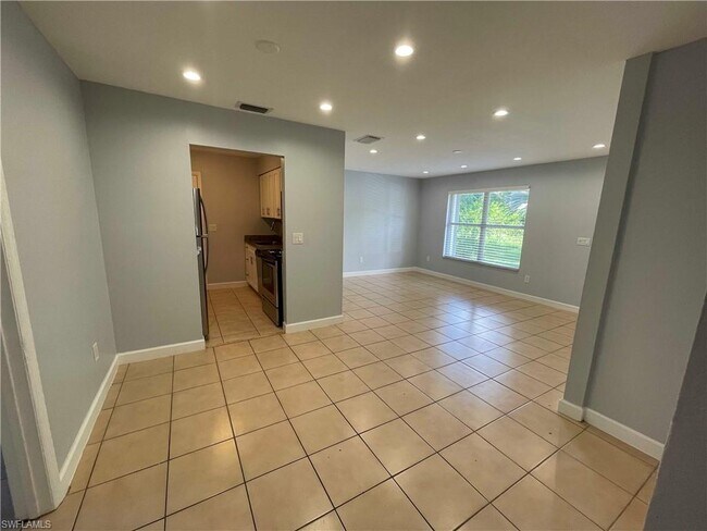 Building Photo - 4233 Pine Drop Ln
