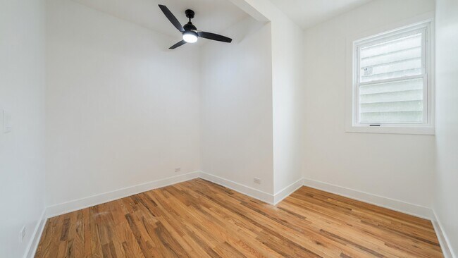 Foto del edificio - 1742 N California Ave