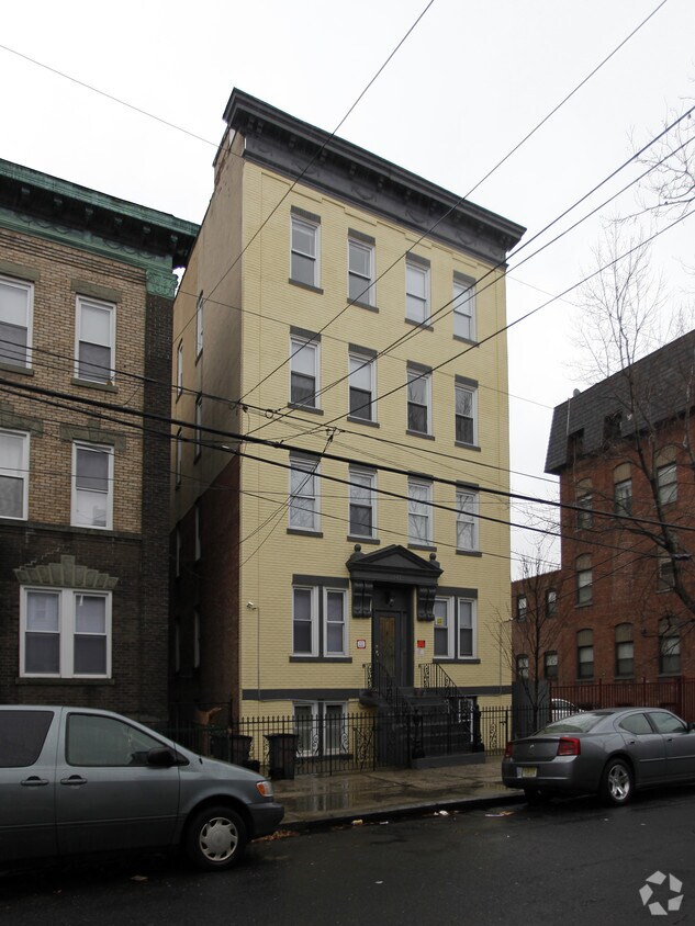 Primary Photo - 141 Booraem Ave