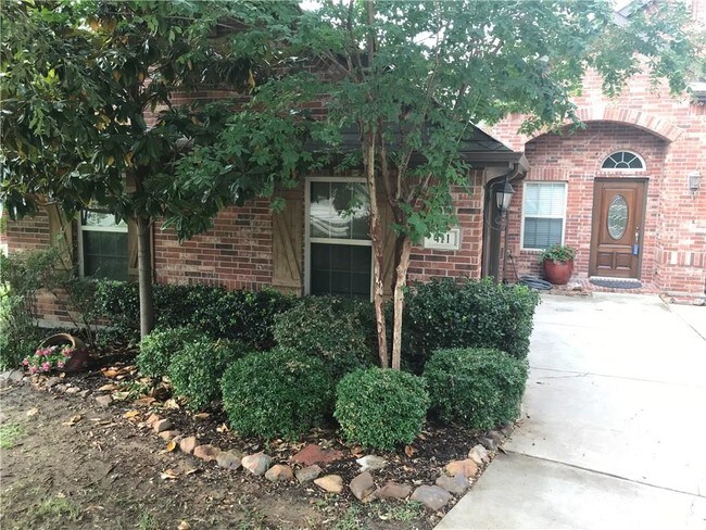 Building Photo - 411 Sloan Creek Pkwy