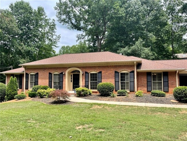 Building Photo - 880 Richmond Hill Dr