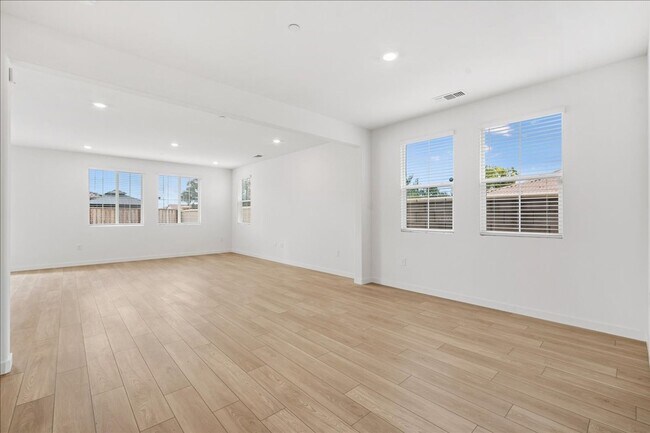 Foto del edificio - 10112 Yanna Wy