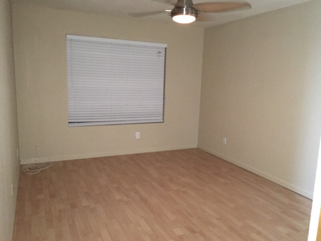 Foto principal - 1665 W 14th St