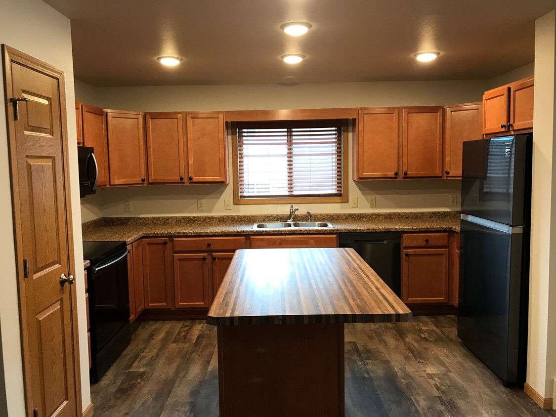 Foto principal - 3749 Justin Ln