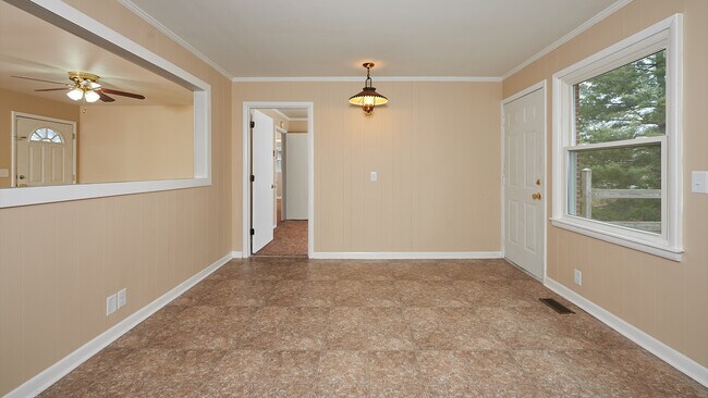 Foto del edificio - 2400 Bluegrass Dr