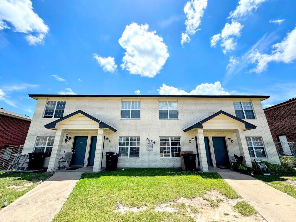 Foto principal - 2804 Leroy Cir