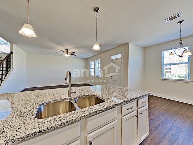 Building Photo - 5113 Jack Byrnes Dr