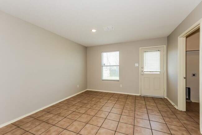 Foto del edificio - 1017 Maidenhair Ln