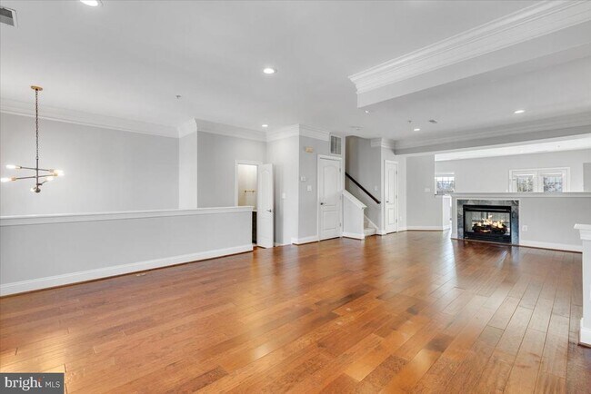 Foto del edificio - 174 Chevy Chase St