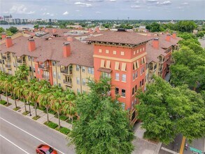 Building Photo - 911 N Orange Ave