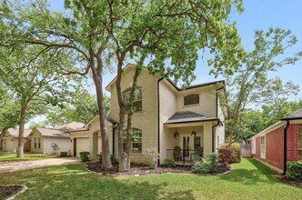 Building Photo - 3019 Plantation Dr