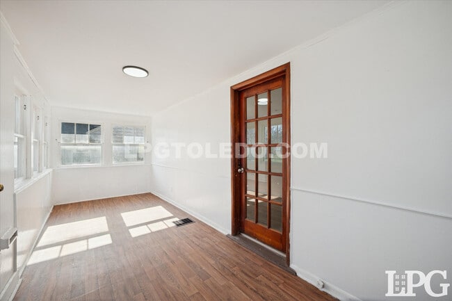 Building Photo - 5455 Douglas Rd