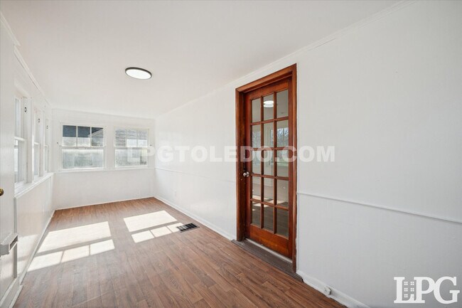 Foto del edificio - 5455 Douglas Rd