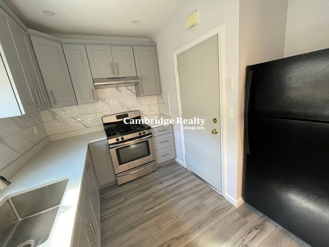 Building Photo - 73 Marshall St