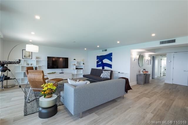 Building Photo - 250 S Ocean Blvd