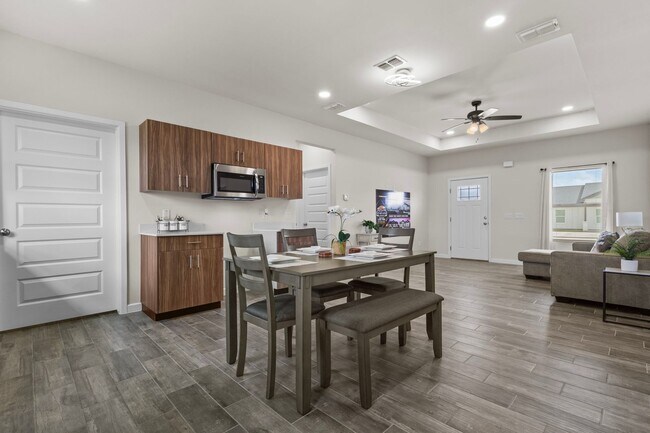 Building Photo - BRAND NEW HOMES FOR LEASE IN MERCEDES! CHO...