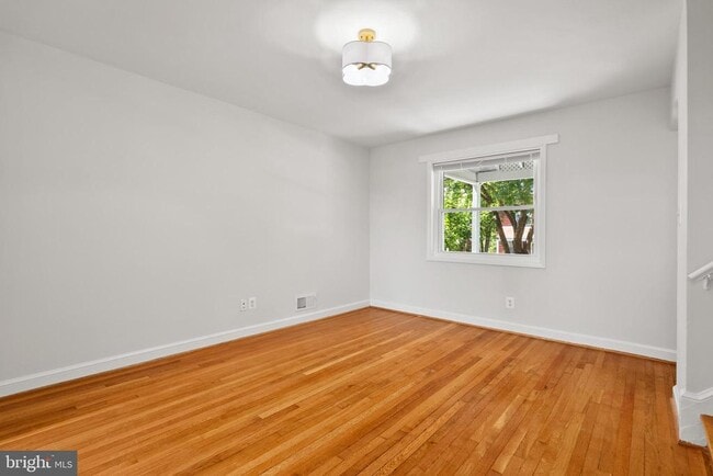 Building Photo - 342 Wesmond Dr