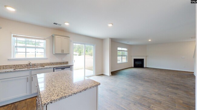 Building Photo - 136 Rushton Dr