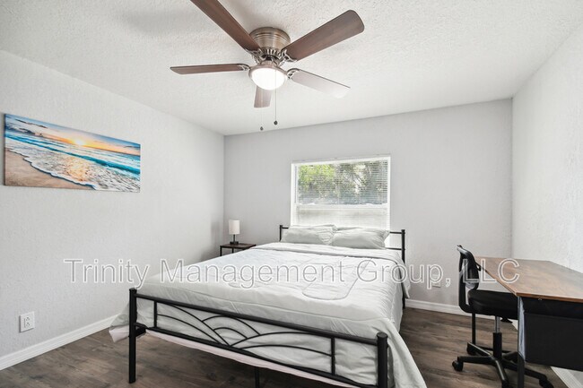 Foto del edificio - 1051 Dogwood Dr