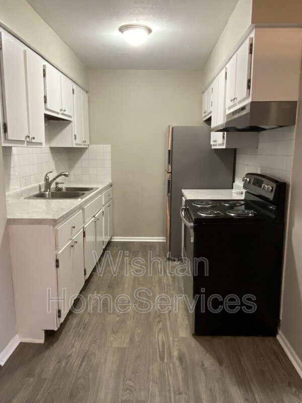 Foto principal - 217 Charleston Blvd