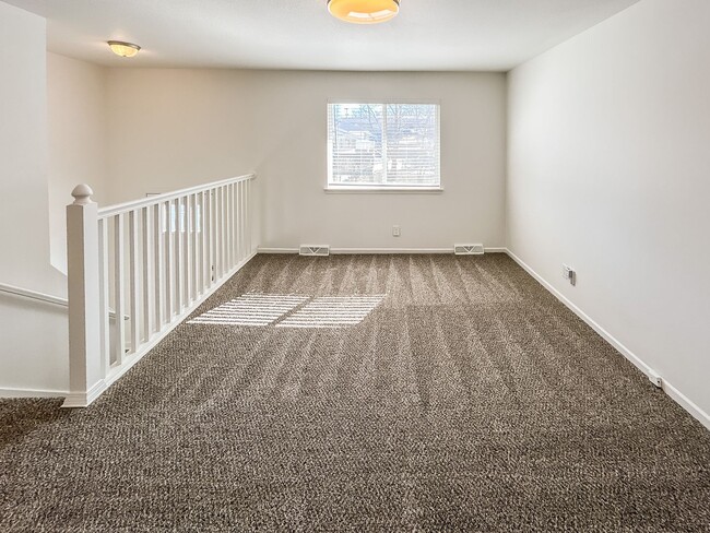 Foto del edificio - Freshly Remodeled 2BR/1.5 BA Duplex in KCK