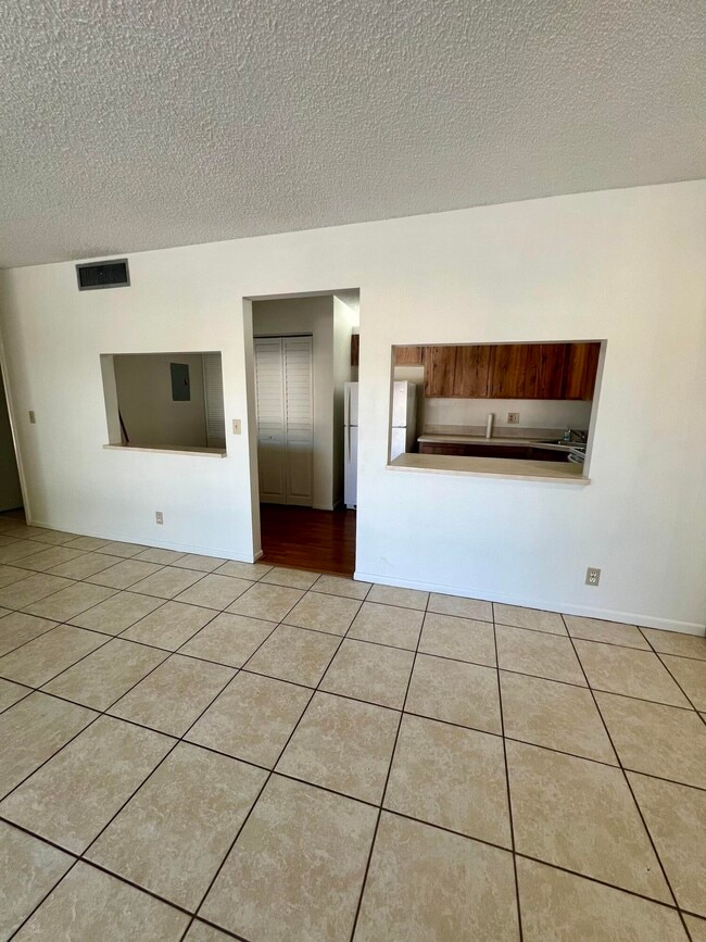 Foto del edificio - 706 Sunny Pine Way