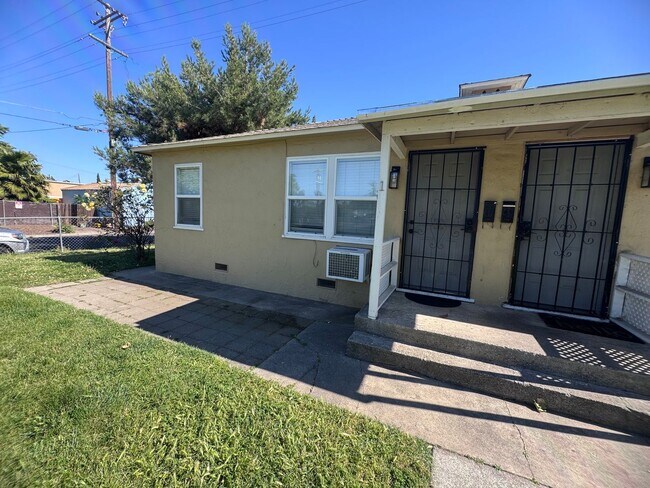 Foto del edificio - 736 Cedar St