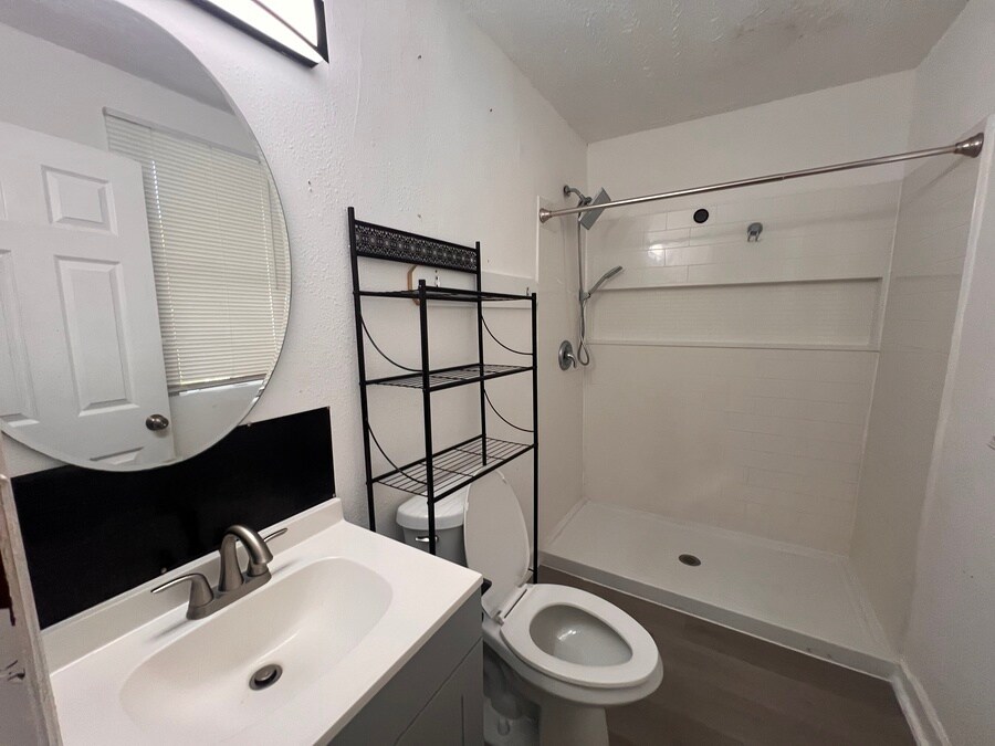 Foto del edificio - 336 W 18th St