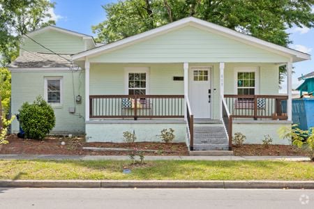 Building Photo - 808 Meares St