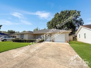 Building Photo - 2749 Rose Ave