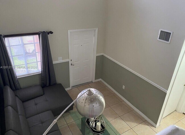 Foto del edificio - 6995 NW 173rd Dr