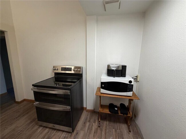 Foto del edificio - 542 Benson Ave SW