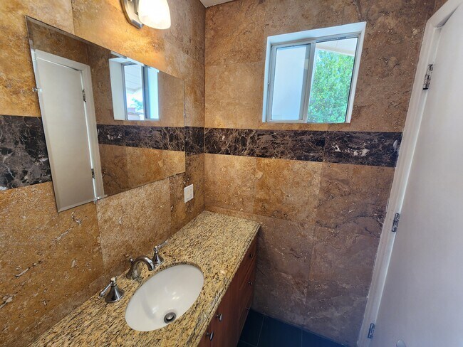 Foto del edificio - 14610 Cohasset St