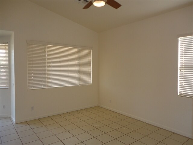 Foto del edificio - 837 S Roanoke St