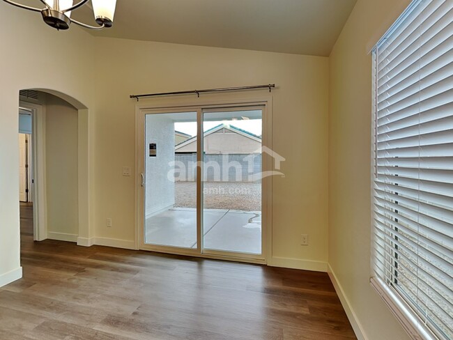 Building Photo - 12821 W Myer Ln