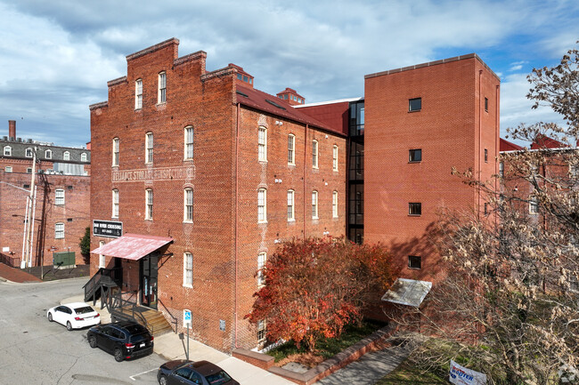 Building Photo - Dan River Crossing