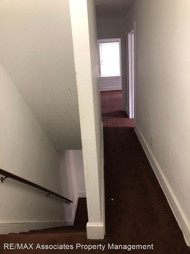 Foto del edificio - 3 br, 1 bath House - 32 Prospect Avenue