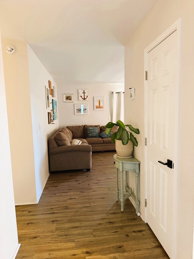 Foto del edificio - 5407 Rocking Horse Ln