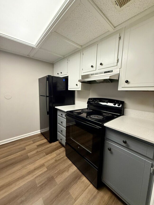 Foto del edificio - 2 bed / 1.5 bath townhome in Oakwood