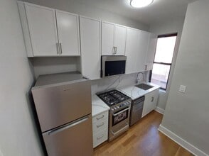 Building Photo - 253 W 16th St