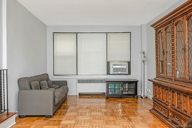 Building Photo - 98-50 63rd Dr