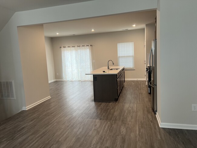 Kitchen and dining area - 954 Channing Park Cir