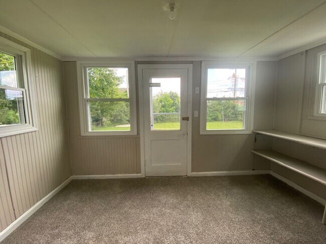 Foto del edificio - 2 Bed 1 Bath Available in Springfield+