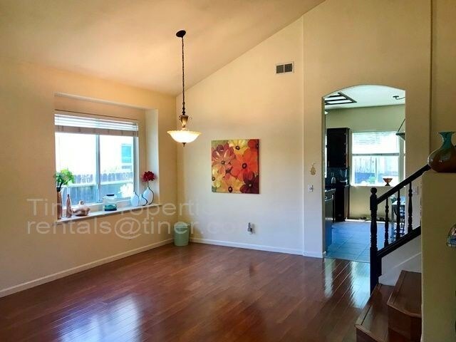 Building Photo - Beautiful & Spacious Folsom Home