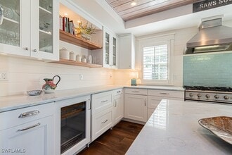 Building Photo - 287 11th Ave S