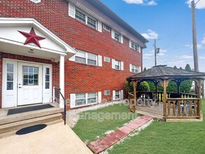 Building Photo - 802 Chestnut St