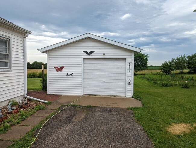 Building Photo - 6427 Lafayette Rd Raymond Iowa 2 bedroom, ...