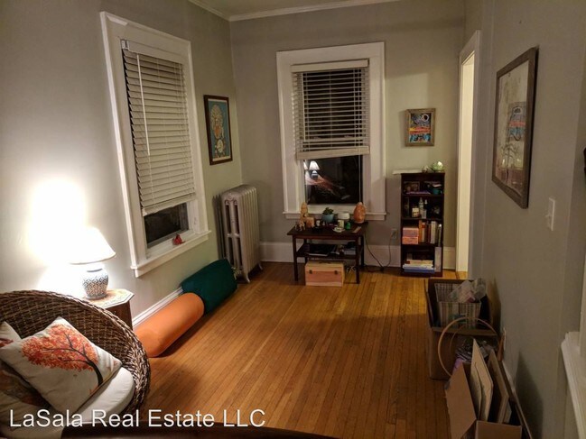Building Photo - 2 br, 1.5 bath House - 1375 Boulevard