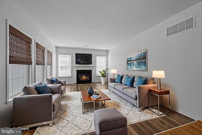 Foto del edificio - 4018 Tiber Falls Dr